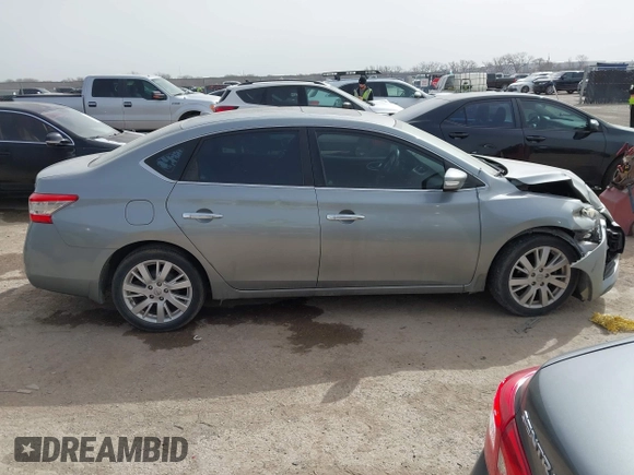 2013 Nissan Sentra SR z VIN 3N1AB7AP2DL620041, wystawiony jako IAAI lot #41720964 z przebiegiem 82 816 mil mil oraz . Historia ofert i sprzedaży dostępna na DreamBid. Obrazek 13.