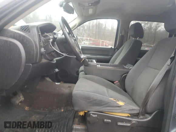 2008 GMC Sierra 1500 SLE1 z VIN 3GTEC13J98G240517, wystawiony jako Copart lot #47937685 z przebiegiem 235 880 mil mil oraz Nie do naprawy. Historia ofert i sprzedaży dostępna na DreamBid. Obrazek 7.