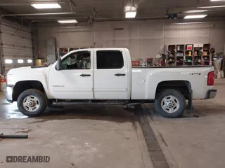 2014 Chevrolet Silverado 2500HD LT with VIN 1GC1KXCG5EF102897, listed as a IAAI auction lot 41500574 with 185,117 mi miles. Bid and sale history available at carsss.com. Image 15.