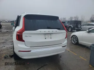 2023 Volvo XC90 Plus with VIN YV4H600N2P1949810, listed as a Copart auction lot 84947784 with 40,842 mi miles and Clean title. Bid and sale history available at DreamBid. Image 6.