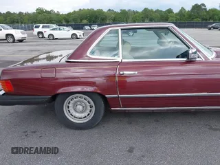 1985 Mercedes-Benz 380 z VIN WDBBA45C0FA026342, wystawiony jako IAAI lot #42197536 z przebiegiem 116 373 mil mil oraz . Historia ofert i sprzedaży dostępna na DreamBid. Obrazek 17.