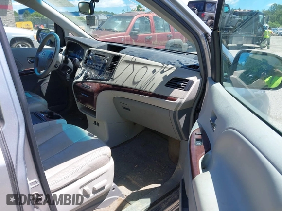 2012 Toyota Sienna XLE с VIN 5TDDK3DC9CS035753, выставлен на аукционе IAAI как лот 42716509 с пробегом 224 135 миль миль и . История ставок и продаж доступна на DreamBid. Изображение 5.