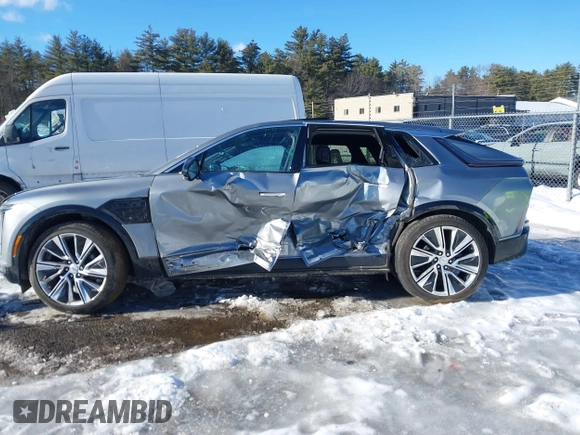 2024 Cadillac LYRIQ Luxury z VIN 1GYKPSRL3RZ122559, wystawiony jako IAAI lot #41587457 z przebiegiem 8 408 mil mil oraz . Historia ofert i sprzedaży dostępna na DreamBid. Obrazek 14.
