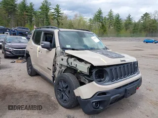 2017 Jeep Renegade Trailhawk z VIN ZACCJBCB8HPE88509, wystawiony jako IAAI lot #42210098 z przebiegiem 114 832 mil mil oraz . Historia ofert i sprzedaży dostępna na DreamBid. Obrazek 1.