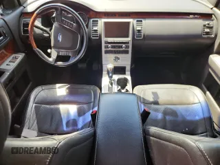 2011 Ford Flex Limited z VIN 2FMHK6DTXBBD32867, wystawiony jako Copart lot #60124965 z przebiegiem Nie podano mil oraz Szkoda całkowita • Salvage title. Historia ofert i sprzedaży dostępna na DreamBid. Obrazek 8.