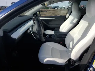 2024 Tesla Model Y Long Range with VIN 7SAYGDEE9RA235473, listed as a Copart auction lot 47275725 with 3,195 mi miles and Salvage Title. Bid and sale history available at carsss.com. Image 7.