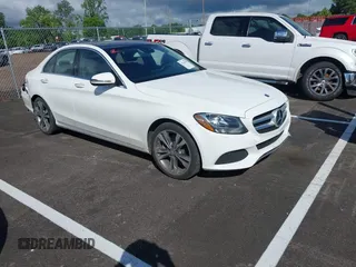 2016 Mercedes-Benz C 300 z VIN 55SWF4JB9GU150490, wystawiony jako IAAI lot #42343439 z przebiegiem 67 753 mil mil oraz . Historia ofert i sprzedaży dostępna na DreamBid. Obrazek 1.