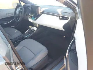 2025 Toyota Corolla SE with VIN 5YFS4MCE8SP220829, listed as a IAAI auction lot 41511960 with 1,472 mi miles. Bid and sale history available at carsss.com. Image 5.