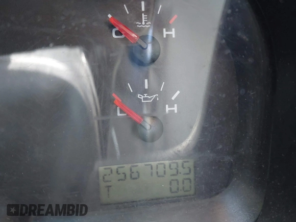 2006 Ford F-150 STX with VIN 1FTRX12W06FA33922, listed as a IAAI auction lot 41927462 with 256,709 mi miles. Bid and sale history available at carsss.com. Image 7.