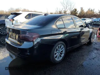 2016 BMW 3 Series 320i xDrive z VIN WBA8A3C52GK688328, wystawiony jako Copart lot #86874304 z przebiegiem 84 764 mil mil oraz Szkoda całkowita • Salvage title. Historia ofert i sprzedaży dostępna na DreamBid. Obrazek 3.