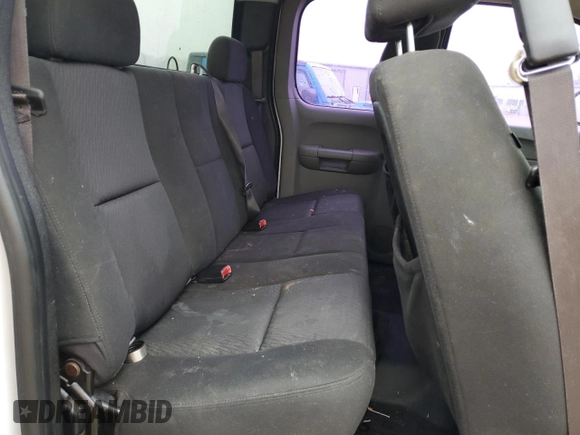 2011 GMC Sierra 1500 Work Truck z VIN 1GTR1TEX4BZ337832, wystawiony jako Copart lot #44142365 z przebiegiem 181 155 mil mil oraz Czysty tytuł • Clean title. Historia ofert i sprzedaży dostępna na DreamBid. Obrazek 10.