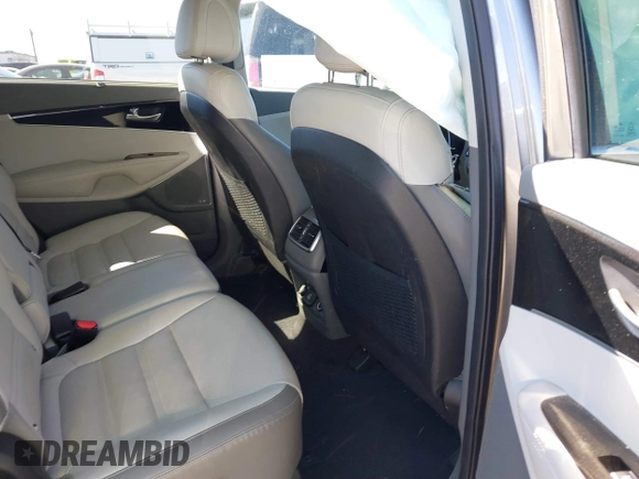 2016 Kia Sorento SX with VIN 5XYPKDA56GG073047, listed as a IAAI auction lot 41725130 with 89,754 mi miles. Bid and sale history available at carsss.com. Image 8.