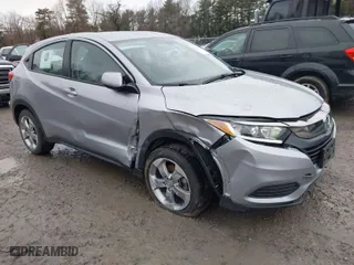 2022 Honda HR-V LX with VIN 3CZRU6H37NM733173, listed as a IAAI auction lot 41787372 with 29,356 mi miles. Bid and sale history available at carsss.com. Image 1.