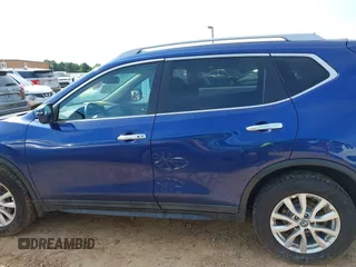 2017 Nissan Rogue SV z VIN 5N1AT2MV0HC841769, wystawiony jako IAAI lot #42295364 z przebiegiem 64 541 mil mil oraz . Historia ofert i sprzedaży dostępna na DreamBid. Obrazek 14.