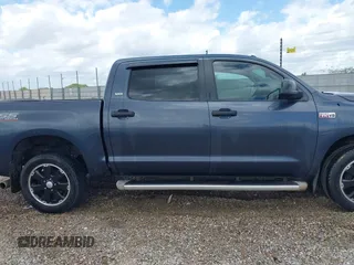 2010 Toyota Tundra 4WD Truck with VIN 5TFDW5F17AX138480, listed as a IAAI auction lot 41927807 with 157,580 mi miles. Bid and sale history available at carsss.com. Image 13.