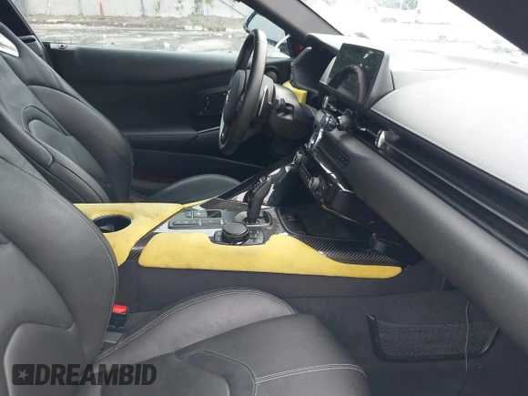 2021 Toyota Supra 3.0 z VIN WZ1DB0C03MW040150, wystawiony jako IAAI lot #42704929 z przebiegiem 15 076 mil mil oraz . Historia ofert i sprzedaży dostępna na DreamBid. Obrazek 5.