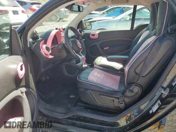 2019 Smart fortwo Pure z VIN WMEFJ9BAXKK359995, wystawiony jako Copart lot #56724955 z przebiegiem 17 755 mil mil oraz Tytuł czysty. Historia ofert i sprzedaży dostępna na DreamBid. Obrazek 7.