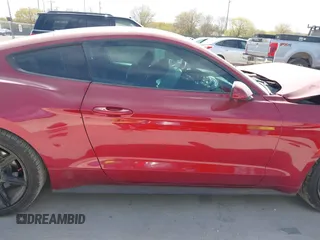 2018 Ford Mustang EcoBoost z VIN 1FA6P8TH2J5137943, wystawiony jako IAAI lot #41782395 z przebiegiem 148 809 mil mil oraz . Historia ofert i sprzedaży dostępna na DreamBid. Obrazek 12.