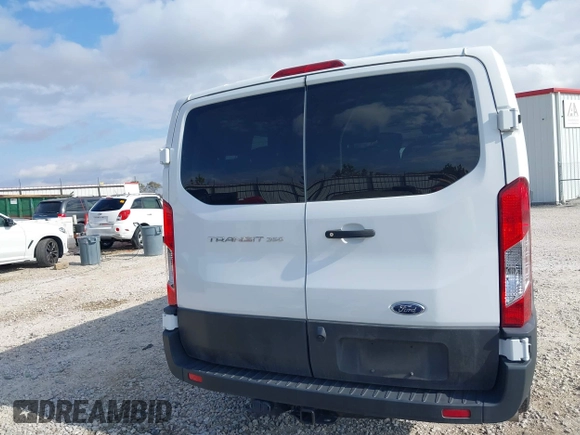 2022 Ford Transit Passenger XL with VIN 1FBAX2Y83NKA59579, listed as a IAAI auction lot 40688586 with 5,101 mi miles. Bid and sale history available at carsss.com. Image 17.