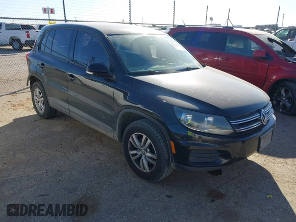2013 Volkswagen Tiguan S z VIN WVGAV3AXXDW594680, wystawiony jako IAAI lot #41652323 z przebiegiem 136 382 mil mil oraz . Historia ofert i sprzedaży dostępna na DreamBid. Obrazek 1.