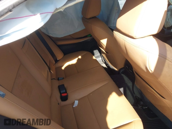 2018 Lexus IS 300 z VIN JTHC81D2XJ5031427, wystawiony jako IAAI lot #42059295 z przebiegiem 84 586 mil mil oraz . Historia ofert i sprzedaży dostępna na DreamBid. Obrazek 8.