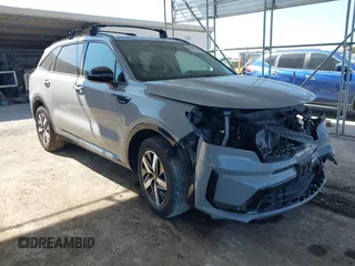 2022 Kia Sorento EX z VIN 5XYRH4LF8NG136238, wystawiony jako IAAI lot #41963656 z przebiegiem 78 713 mil mil oraz . Historia ofert i sprzedaży dostępna na DreamBid. Obrazek 1.