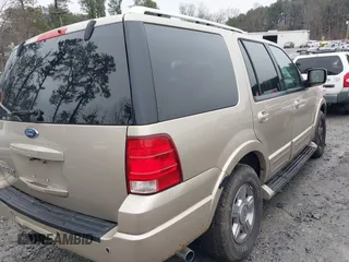 2005 Ford Expedition Limited with VIN 1FMFU19595LA03497, listed as a IAAI auction lot 41415199 with 136,802 mi miles. Bid and sale history available at carsss.com. Image 4.