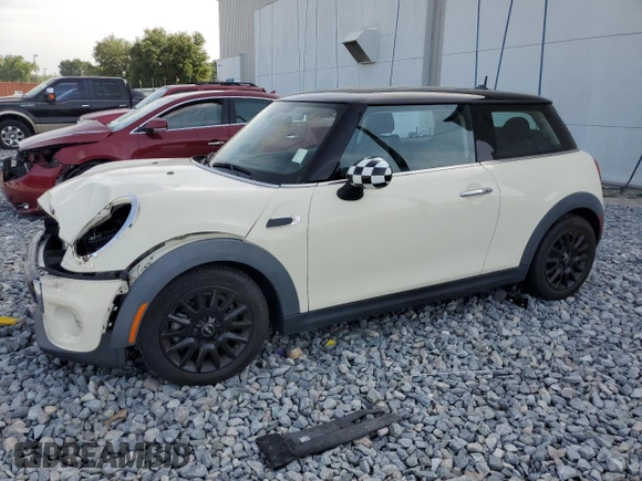 2016 MINI Hardtop with VIN WMWXP5C50GT740166, listed as a Copart auction lot 53832025 with 40,720 mi miles and Salvage Title. Bid and sale history available at DreamBid. Image 1.