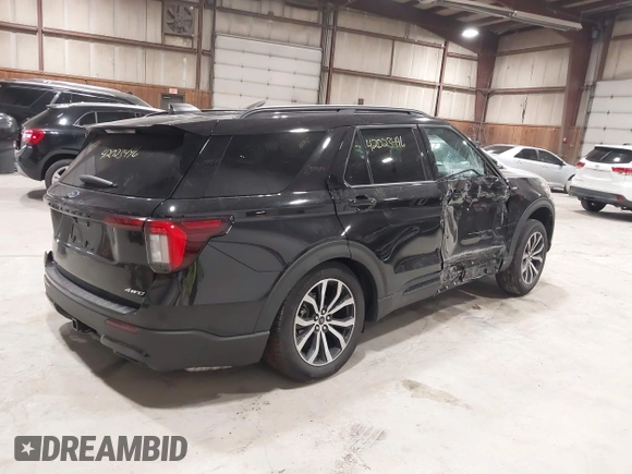 2025 Ford Explorer ST-Line z VIN 1FMUK8KH5SGA50542, wystawiony jako IAAI lot #42023496 z przebiegiem 8 419 mil mil oraz . Historia ofert i sprzedaży dostępna na DreamBid. Obrazek 4.