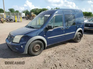 2010 Ford Transit Connect XLT z VIN NM0KS9BN0AT013571, wystawiony jako Copart lot #61586365 z przebiegiem 141 821 mil mil oraz Szkoda całkowita • Salvage title. Historia ofert i sprzedaży dostępna na DreamBid. Obrazek 1.