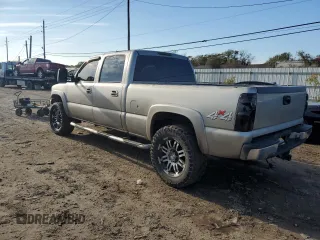 2002 Chevrolet Silverado 1500HD LT with VIN 1GCGK13U22F226215, listed as a Copart auction lot 67556633 with 237,272 mi miles and Salvage Title. Bid and sale history available at DreamBid. Image 2.