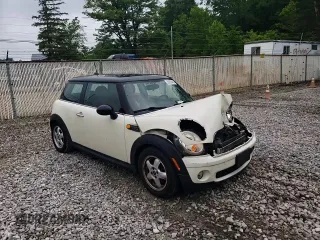 2008 MINI Hardtop with VIN WMWMF33508TT65360, listed as a Copart auction lot 58693445 with 105,783 mi miles and Salvage title. Bid and sale history available at DreamBid. Image 14.