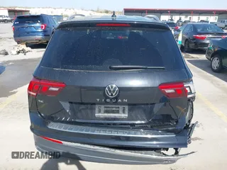 2024 Volkswagen Tiguan SE with VIN 3VV3B7AX5RM027024, listed as a IAAI auction lot 41801265 with 8,101 mi miles and . Bid and sale history available at DreamBid. Image 6.