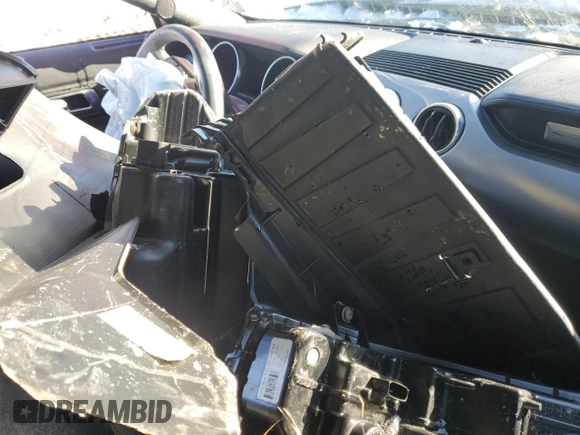 2023 Ford Mustang GT Premium z VIN 1FATP8FF1P5107208, wystawiony jako Copart lot #88124295 z przebiegiem 9 684 mil mil oraz Szkoda całkowita • Salvage title. Historia ofert i sprzedaży dostępna na DreamBid. Obrazek 8.