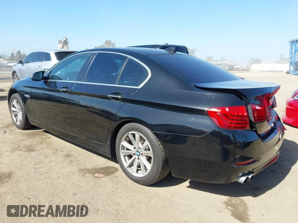 2015 BMW 5 Series 528i z VIN WBA5A5C57FD515826, wystawiony jako IAAI lot #42232062 z przebiegiem 80 641 mil mil oraz . Historia ofert i sprzedaży dostępna na DreamBid. Obrazek 3.