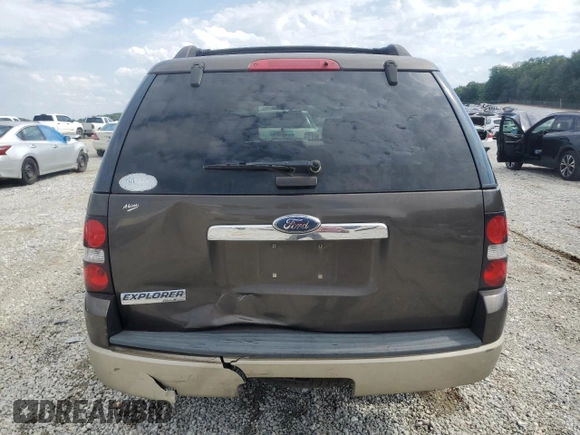 2008 Ford Explorer Eddie Bauer с VIN 1FMEU64E78UB32708, выставлен на аукционе Copart как лот 56686295 с пробегом 230 748 миль миль и На запчасти • Non repairable. История ставок и продаж доступна на DreamBid. Изображение 6.