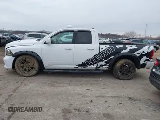 2016 Ram 1500 Sport z VIN 1C6RR7HT5GS149692, wystawiony jako IAAI lot #41174363 z przebiegiem 102 938 mil mil oraz . Historia ofert i sprzedaży dostępna na DreamBid. Obrazek 14.