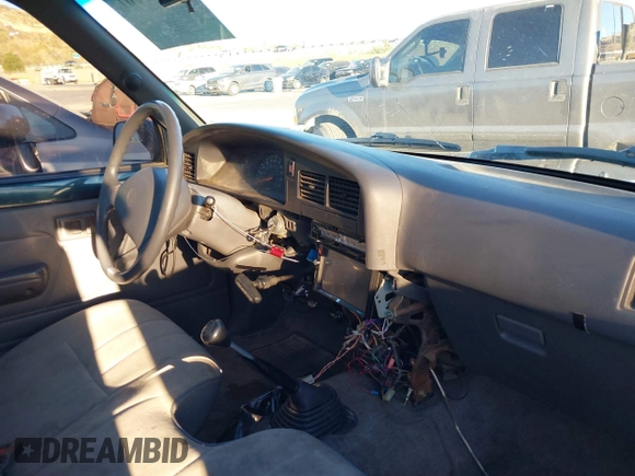 1994 Toyota Pickup with VIN JT4RN81A2R5194383, listed as a IAAI auction lot 41587661 with 262,153 mi miles and . Bid and sale history available at DreamBid. Image 17.