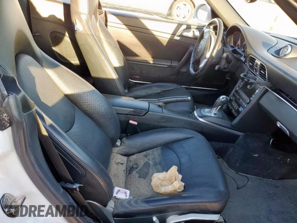 2011 Porsche 911 Carrera S z VIN WP0CB2A91BS754113, wystawiony jako Copart lot #46034565 z przebiegiem Nie podano mil oraz Szkoda całkowita • Salvage title. Historia ofert i sprzedaży dostępna na DreamBid. Obrazek 10.
