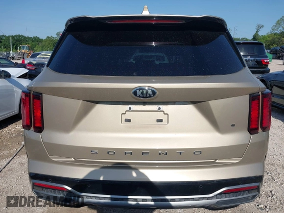 2021 Kia Sorento S with VIN 5XYRL4LC2MG002618, listed as a IAAI auction lot 42254137 with 88,412 mi miles and . Bid and sale history available at DreamBid. Image 16.