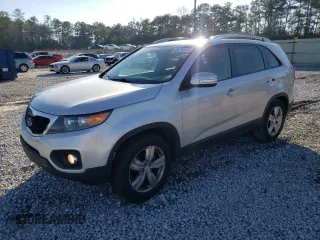 2013 Kia Sorento EX with VIN 5XYKU4A23DG376762, listed as a Copart auction lot 43710375 with 195,246 mi miles and Salvage Title. Bid and sale history available at carsss.com. Image 1.