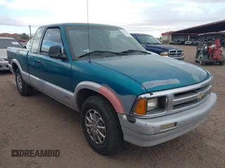 1994 Chevrolet S-10 LS with VIN 1GCCS19W4R8181235, listed as a IAAI auction lot 41710054 with 203,150 mi miles and . Bid and sale history available at DreamBid. Image 1.