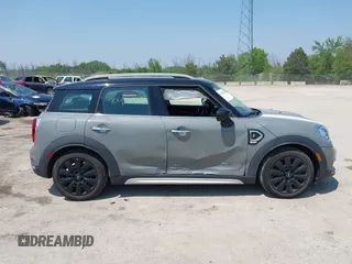2020 MINI Countryman Cooper S with VIN WMZYX1C08L3L66257, listed as a IAAI auction lot 42402345 with 28,609 mi miles and . Bid and sale history available at DreamBid. Image 13.