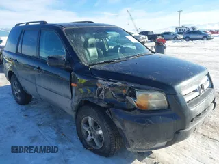 2006 Honda Pilot EX-L with VIN 2HKYF18536H526013, listed as a IAAI auction lot 41335771 with 223,265 mi miles and . Bid and sale history available at carsss.com. Image 1.