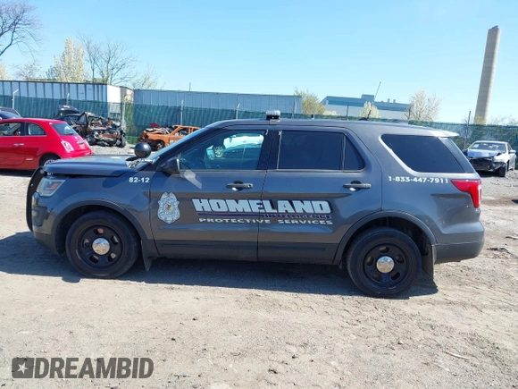 2016 Ford Utility Police Interceptor with VIN 1FM5K8AR2GGA62704, listed as a IAAI auction lot 42005557 with 123,661 mi miles. Bid and sale history available at carsss.com. Image 14.
