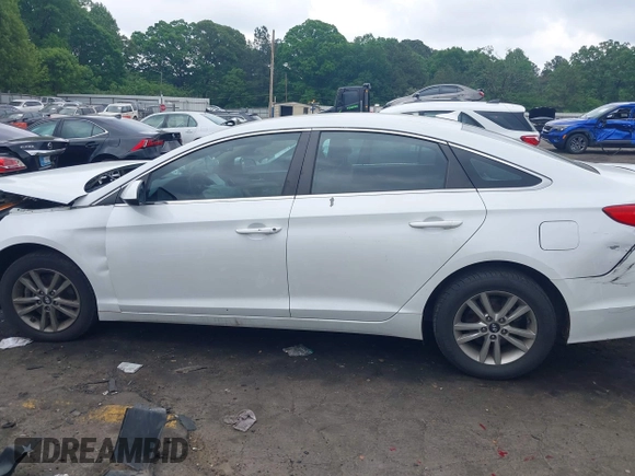 2015 Hyundai Sonata SE z VIN 5NPE24AF2FH008428, wystawiony jako IAAI lot #42106229 z przebiegiem 160 768 mil mil oraz . Historia ofert i sprzedaży dostępna na DreamBid. Obrazek 14.