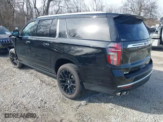 2024 Chevrolet Suburban High Country with VIN 1GNSKGKL3RR235642, listed as a IAAI auction lot 41486610 with 963 mi miles. Bid and sale history available at carsss.com. Image 3.
