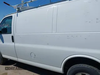 2017 Chevrolet Express Cargo Van with VIN 1GCWGAFF3H1115639, listed as a IAAI auction lot 42024442 with 150,274 mi miles. Bid and sale history available at carsss.com. Image 14.