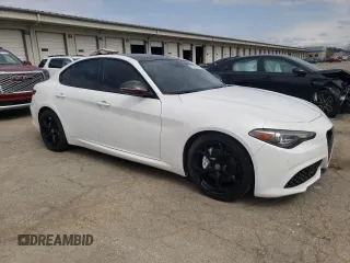 2017 Alfa Romeo Giulia Ti z VIN ZARFAECN1H7549601, wystawiony jako Copart lot #50338745 z przebiegiem 29 940 mil mil oraz Szkody całkowita. Historia ofert i sprzedaży dostępna na DreamBid. Obrazek 4.
