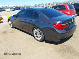 2015 BMW 7 Series 750i с VIN WBAYA8C59FD825698, выставлен на аукционе IAAI как лот 42009098 с пробегом 71 639 миль миль и . История ставок и продаж доступна на DreamBid. Изображение 3.